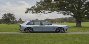 Rolls-Royce Cullinan Daisy: Zarafetin Zirvesinde Bir Yolculuk