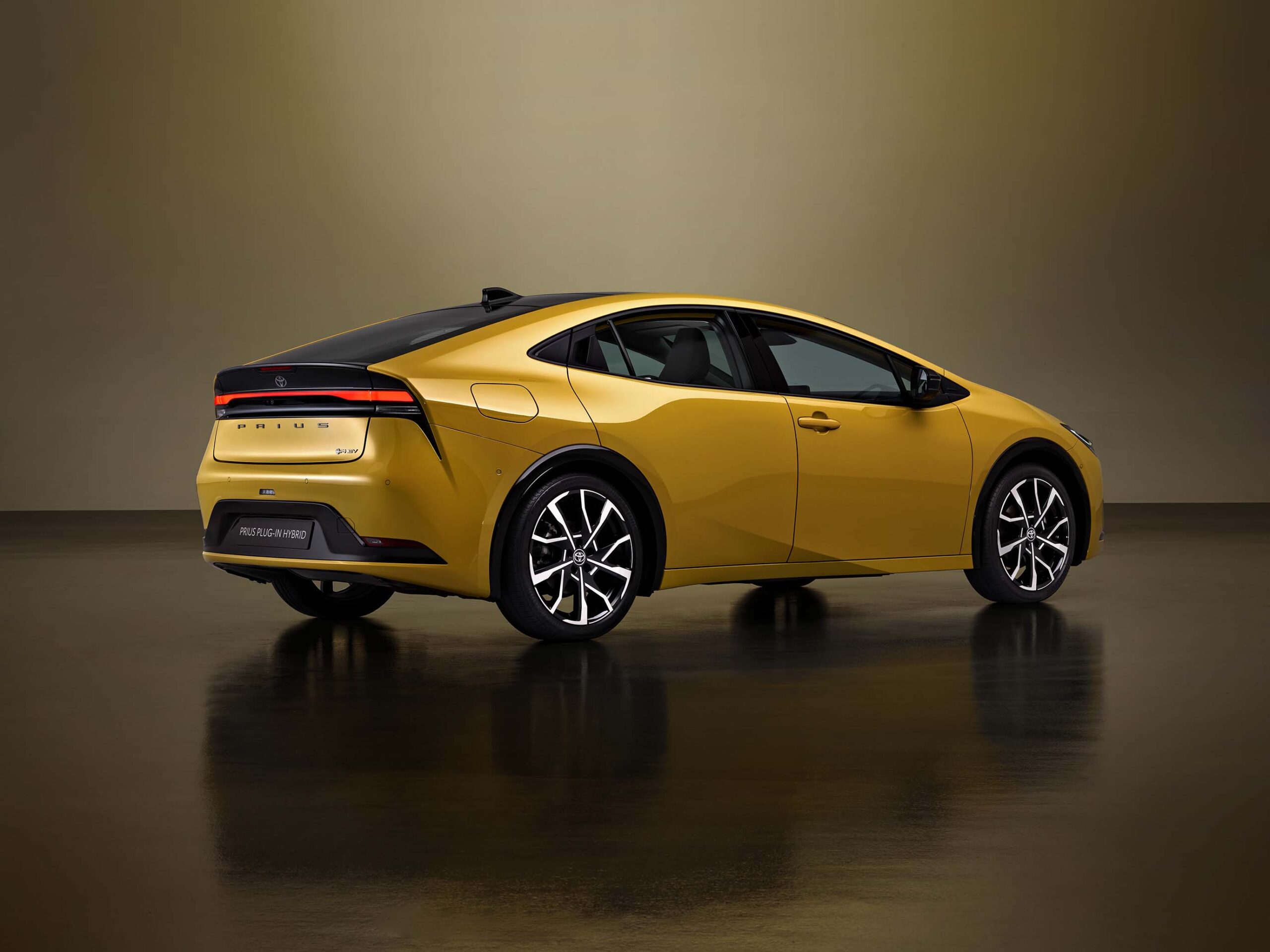 Toyota Prius En Çevreci Otomobil Seçildi